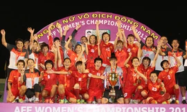 Bóng đá nữ giành lại ngôi vô địch