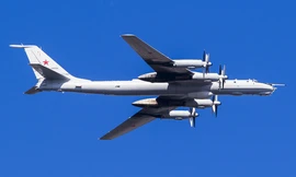 Một chiếc Tu-142MZ Nga bay huấn luyện đầu năm 2019. Ảnh: Russian Planes.