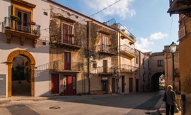 Sốc, mua nhà với giá chỉ bằng một ly cà phê