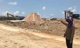 Chưa bồi thường, chủ đầu tư đã san lấp đất của dân làm dự án rao bán rầm rộ