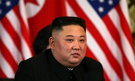 Chủ tịch Triều Tiên Kim Jong-un trong cuộc gặp với Tổng thống Mỹ Donald Trump tối 27/2 tại Hà Nội. Ảnh: Reuters.