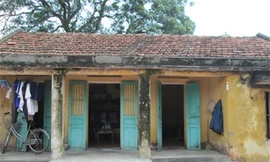 Bố 'Chí Phèo' ném lựu đạn giết con gái