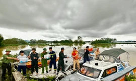 Lũ trên sông Hoàng Long lên 4,77 mét, hàng trăm hộ dân ở Ninh Bình bị cô lập 