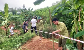 140 hộ dân sống cạnh chân đồi nứt toác, Ninh Bình ban bố tình huống khẩn cấp