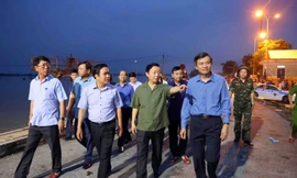 Phó Thủ tướng Trần Hồng Hà kiểm tra phương án thoát lũ sông Hoàng Long