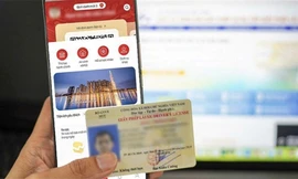 Từ nay, tài xế chỉ cần xuất trình VneID đã tích hợp ‘bằng lái’ khi được yêu cầu kiểm tra