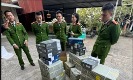 Khởi tố nhóm đối tượng buôn bán khoá giả trị giá hàng trăm triệu đồng