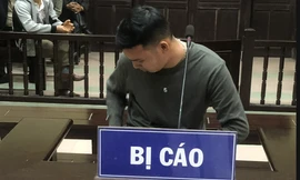 Đang xét xử đối tượng dùng gậy đánh người tham gia giao thông gần tổ 141