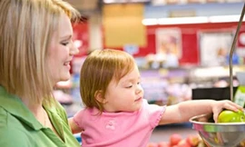 Giúp bé thích ăn hơn mà không mất công dỗ dành