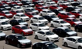 Xe con nguyên chiếc nhập 'nhỏ giọt' vào Việt Nam mấy tháng nay.