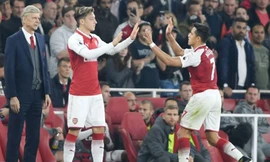 Oezil tiết lộ với đồng đội chuyện sắp gia nhập M.U