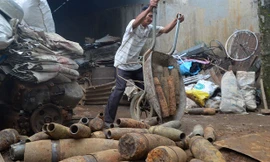 Bên trong vựa phế liệu chiến tranh ở Quảng Trị