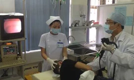 Nội soi dạ dày và tìm vi trùng tại Bệnh viện Vạn Hạnh. Ảnh: V.H