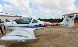 Máy bay 2 chỗ giá 5 tỷ đồng xuất hiện ở miền Tây