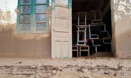 Trước ngày khai giảng, trường Tà Hộc vẫn ngổn ngang bùn đất