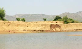 Bờ sông Ba ở buôn H’Lang, nơi bà Nay H’Plui bị nước cuốn trôi