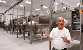 Nhìn gần nhà máy tương ớt lừng danh ở Mỹ của đại gia Việt