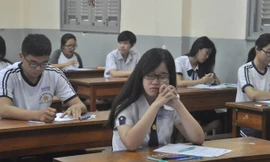 Chùm ảnh thí sinh căng thẳng trước giờ “G”