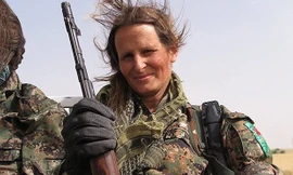 Hanna Tiger Böhman chia sẻ, điều cô từng lo ngại nhất là thông báo với mẹ về quyết định tới Syria chống IS. (Ảnh: Dailymail)