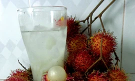  Nước chôm chôm, thức uống lạ miệng giúp giải nhiệt ngày hè.