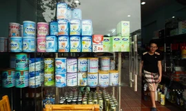 Hàng xách tay thật giả lẫn lộn