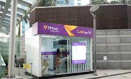 Ngân hàng tự động LiveBank giúp khách hàng có thể mở ngay tiết kiệm điện tử, nhận tiền mặt, có nhân viên hỗ trợ vào bất kì thời điểm nào vô cùng tiện ích