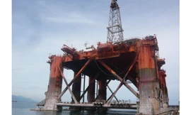 Tận thấy giàn khoan “khủng” ở cảng Dung Quất