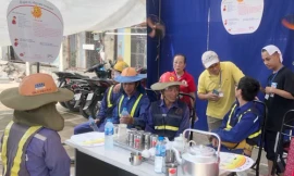 Một điểm tránh nóng miễn phí ở phố Trần Cung, Hà Nội. Ảnh: Tất Định.