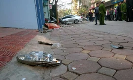 Sốc với khoảnh khắc xe Camry tông 3 người chết ở Long Biên