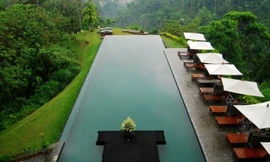 Giới trẻ thích thú với những bể bơi vô cực ấn tượng nhất thế giới