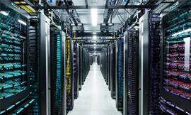 Bên trong một trung tâm dữ liệu của Facebook. 