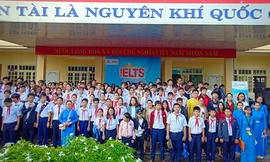 Đông đảo thí sinh tham gia dự thi