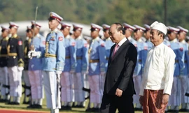 Lễ đón chính thức Thủ tướng Nguyễn Xuân Phúc được tổ chức trọng thể tại Dinh Tổng thống Myanmar, do Tổng thống Win Myint chủ trì lễ đón. Ảnh: VGP/Quang Hiếu