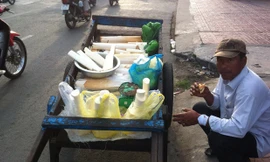 Bơ vơ kiếm tết trên đường phố