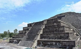 Cận cảnh kim tự tháp mặt trăng của người Toltec - ảnh: INAH