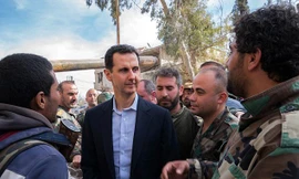 Tổng thống Assad bất ngờ xuất hiện đầy tự tin ở chiến tuyến ác liệt 