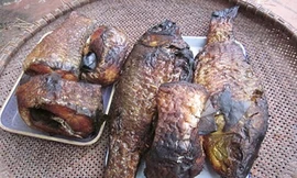 Cá diếc nướng tẩm trà rất tốt cho người bệnh đái tháo đường.