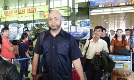 Trận tỉ thí giữa Flores và Jonny Trí Nguyễn không có khả năng xảy ra