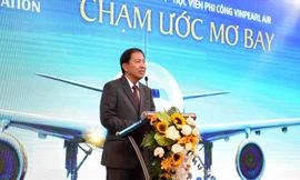 Tổng giám đốc Vinpearl Air Phan Xuân Đức với bài phát biểu truyền cảm hứng cho những học viên khóa đào tạo phi công đầu tiên