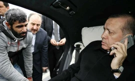 Tổng thống Thổ Nhĩ Kỳ cứu người nhảy cầu tự tử