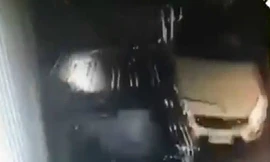 Phóng nhanh trong đường hẹp, Mercedes đâm nát xe 7 chỗ 