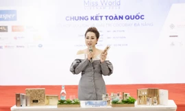 Cố vấn sắc đẹp của Miss World Vietnam 2019 – CEO Hằng Lê tại buổi workshop