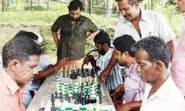 Ngôi làng nhỏ trước đây luôn đắm chìm trong men rượu. Ảnh: Oddity Central.