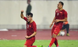 Những chiến thắng nối tiếp nhau của các tuyển thủ Quốc Gia Việt Nam ở loạt trận vừa qua khiến người hâm mộ cả nước vỡ òa hạnh phúc.