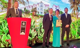 Đại diện Vinhomes nhận giải thưởng “Bất động sản tốt nhất thế giới” 2018 do IPA trao tặng
