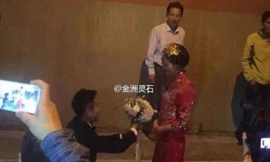 Sợ lỡ giờ lành, cưới luôn trong đường hầm