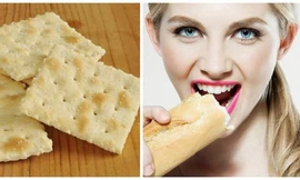 Hãy thử đặt một chiếc bánh quy giòn vào trong miệng và bắt đầu nhai, đồng thời nhìn đồng hồ để xác định khả năng xử lý carbonhydrate