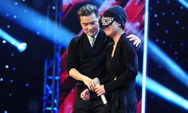 Đàm Vĩnh Hưng lên sân khấu và những giọt nước mắt của Huyền Minh