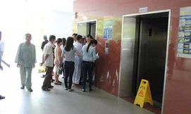 Thang máy rơi tự do khiến cụ Thuận bị thương nặng đã được ngưng sử dụng