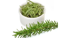 Hương thảo là gia vị thường gặp để tăng hương vị cho các món nướng.